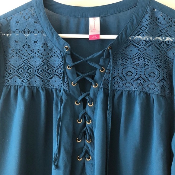 No Boundaries Boho Bell sleeves‎ Top - Picture 6 of 6